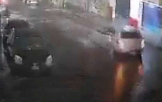 Graban asalto a mujer en calles de Naucalpan