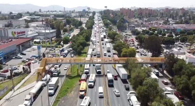 Más de Cinco Horas de Bloqueo en Autopista México Querétaro por Protesta de Transportistas