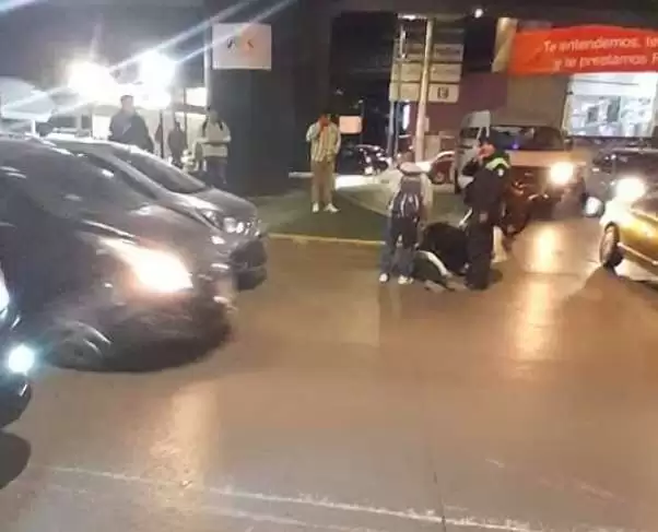 Mujer motociclista atropellada en la Av López Portillo