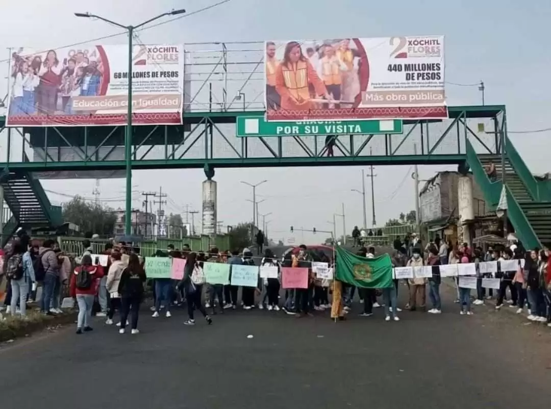 Protestas estudiantiles sacuden la UAEMex en Chimalhuacán