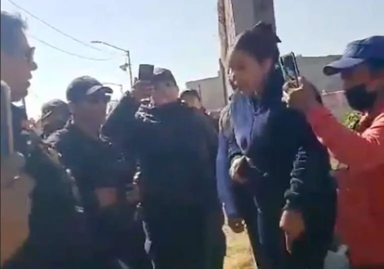 Se registra riña entre policias y vecinos de Coacalco