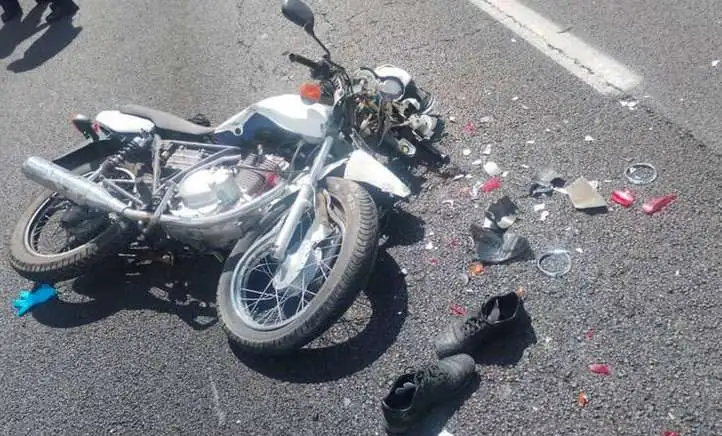 Muere biker tras derrapar en calles de Neza