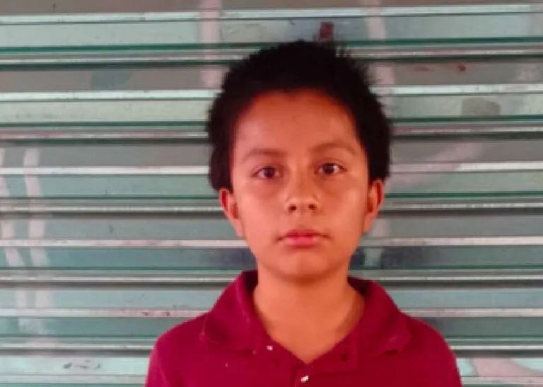 Niño busca a sus familiares en calles de Coacalco , ayuda a compartir