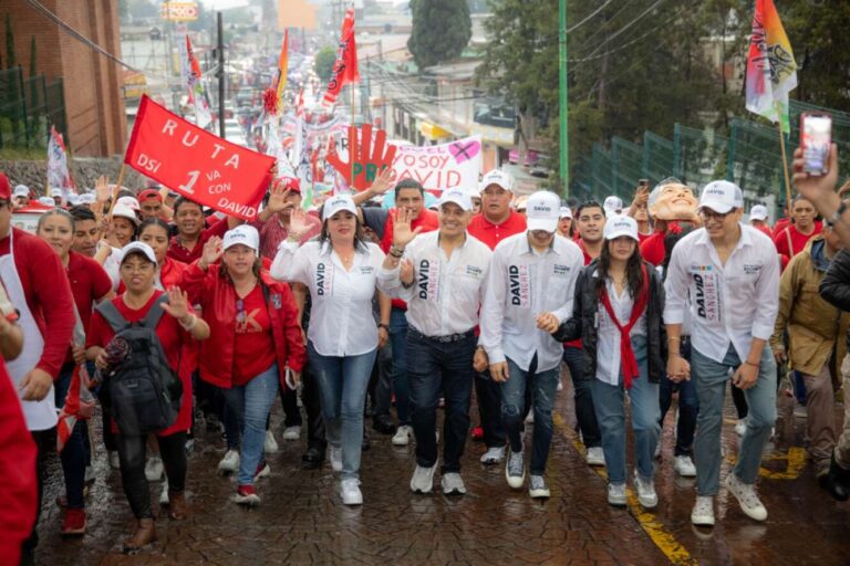 David Sánchez cierra campaña con multitudinaria concentración en Coacalco