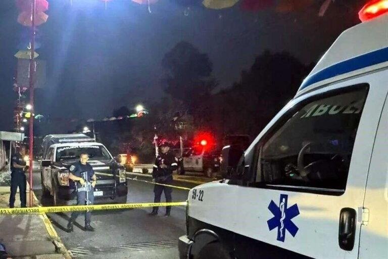 Ejecutan a mujer en la entrada del Parque Residencial Coacalco