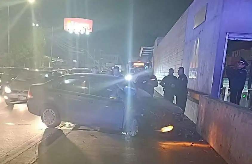 Accidente en Carril Exclusivo del Mexibús Caos en López Portillo