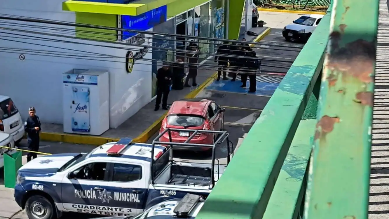 Muere hombre en gasolinera sobre la Lopez Portillo