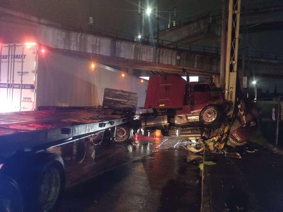 Percance en Av. López Portillo, tome precauciones 2