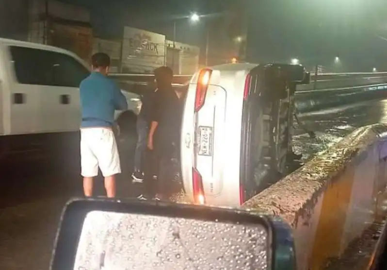 Se registra fuerte accidente en puente de Vehicular de Coacalco