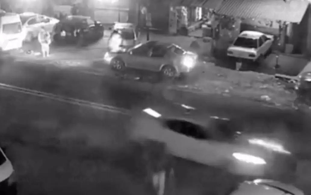 Auto embiste a un peatón que intentó cruzar la vialidad en Naucalpan